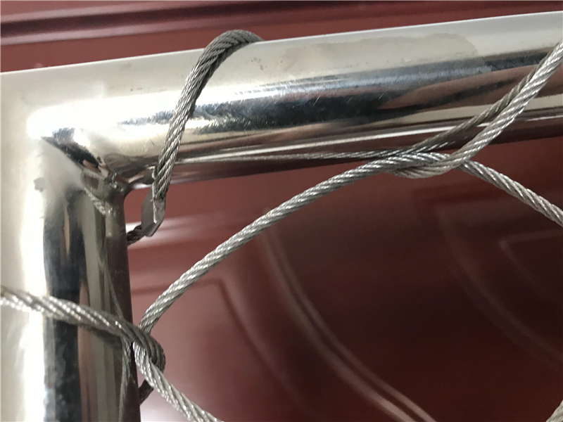 1551772340835408.jpg 不銹鋼繩卡扣網.JPG